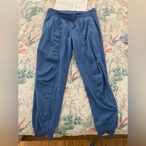Lululemon jogger size 10